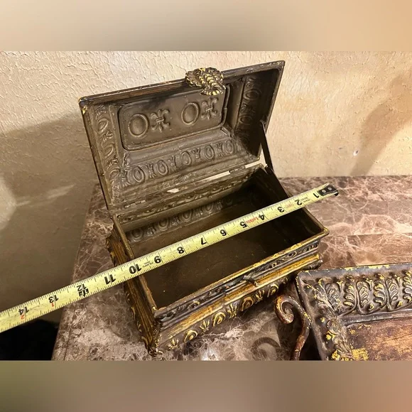 Vintage Fluer Dis Lis Metal Tray with Handles and trinket box - Picture 3 of 8